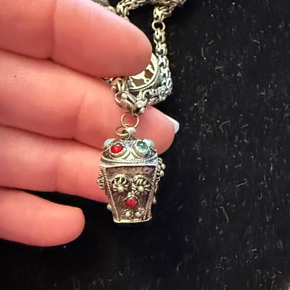 Vintage Silver Charm Bracelet - Picture 9 of 16